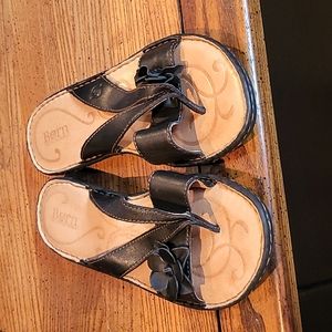 Born sandals